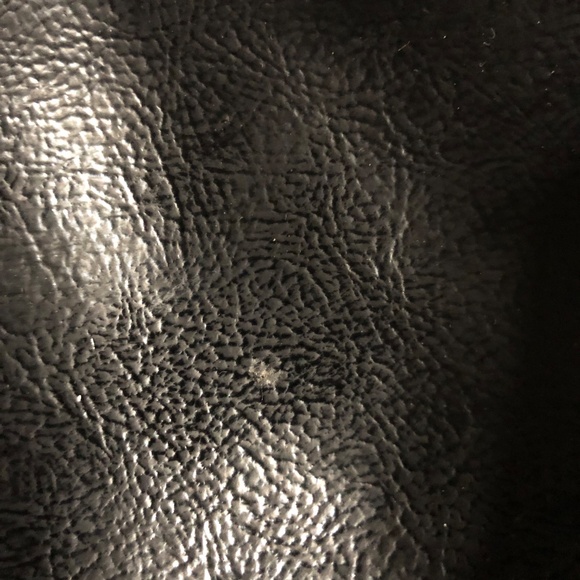 Medium Guess Patent Black Tote - Picture 4 of 4